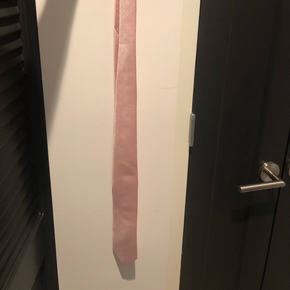 Light Pink Tie - Picture 2 of 3